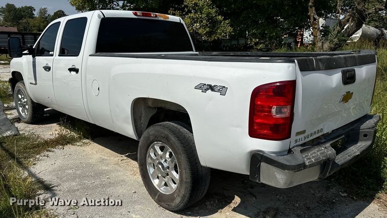 image for item EH7064 2014 Chevrolet  Silverado 2500HD Crew Cab pickup truck