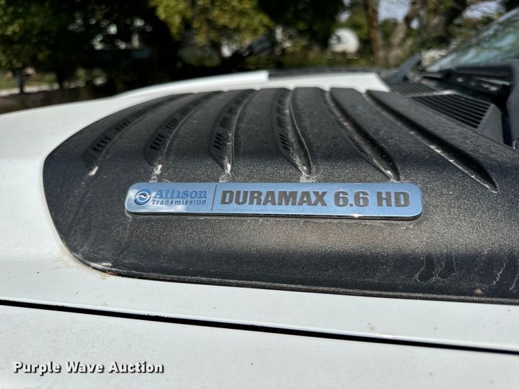 image for item EH7064 2014 Chevrolet  Silverado 2500HD Crew Cab pickup truck