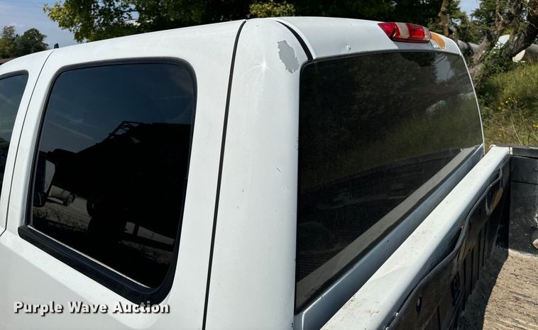 image for item EH7064 2014 Chevrolet  Silverado 2500HD Crew Cab pickup truck