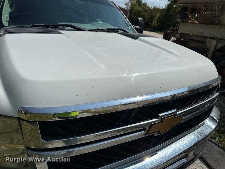 image for item EH7064 2014 Chevrolet  Silverado 2500HD Crew Cab pickup truck