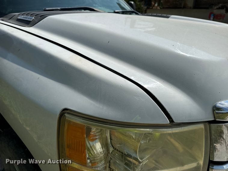 image for item EH7064 2014 Chevrolet  Silverado 2500HD Crew Cab pickup truck