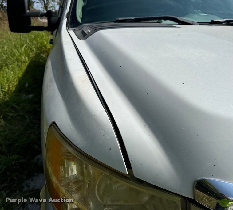 image for item EH7064 2014 Chevrolet  Silverado 2500HD Crew Cab pickup truck