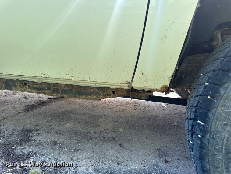 image for item EH7064 2014 Chevrolet  Silverado 2500HD Crew Cab pickup truck