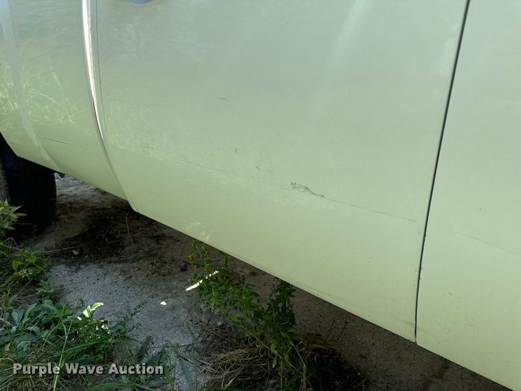 image for item EH7064 2014 Chevrolet  Silverado 2500HD Crew Cab pickup truck