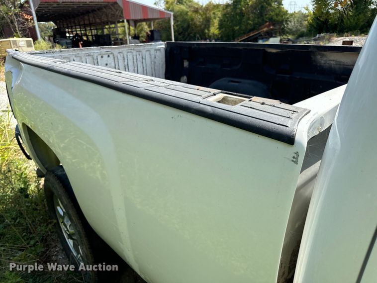 image for item EH7064 2014 Chevrolet  Silverado 2500HD Crew Cab pickup truck