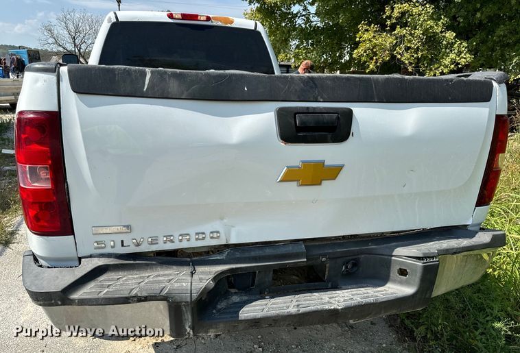image for item EH7064 2014 Chevrolet  Silverado 2500HD Crew Cab pickup truck