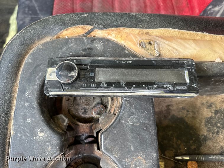 image for item EH7064 2014 Chevrolet  Silverado 2500HD Crew Cab pickup truck