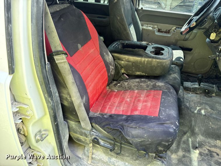 image for item EH7064 2014 Chevrolet  Silverado 2500HD Crew Cab pickup truck