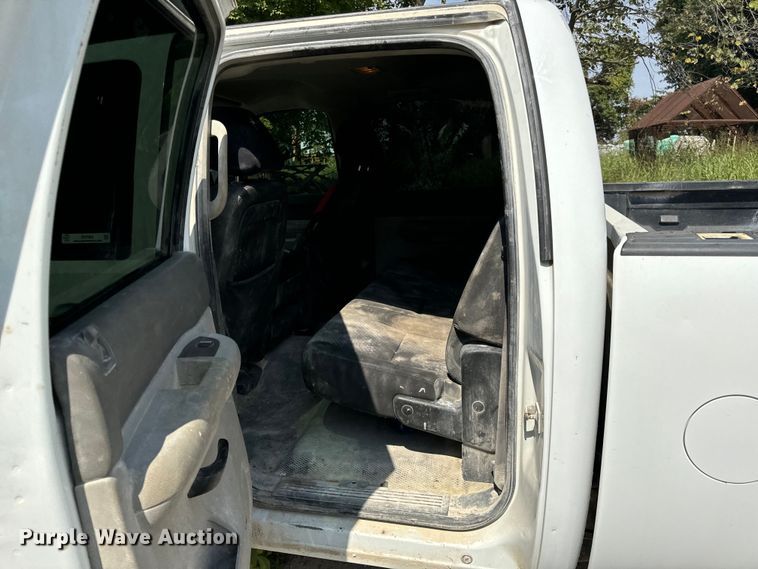 image for item EH7064 2014 Chevrolet  Silverado 2500HD Crew Cab pickup truck