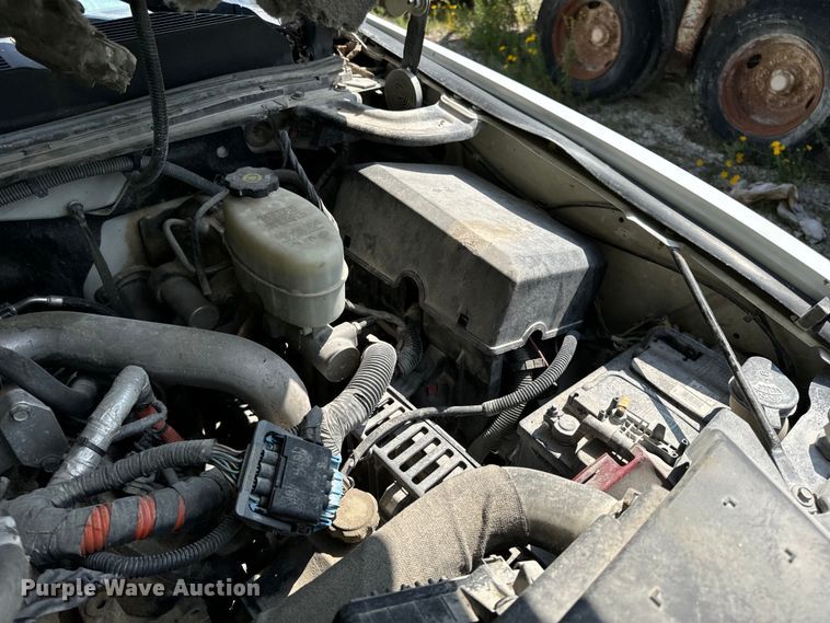 image for item EH7064 2014 Chevrolet  Silverado 2500HD Crew Cab pickup truck