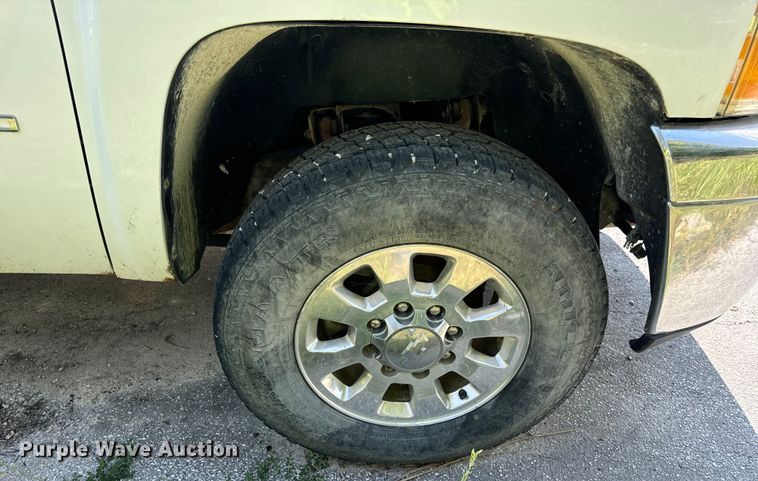 image for item EH7064 2014 Chevrolet  Silverado 2500HD Crew Cab pickup truck