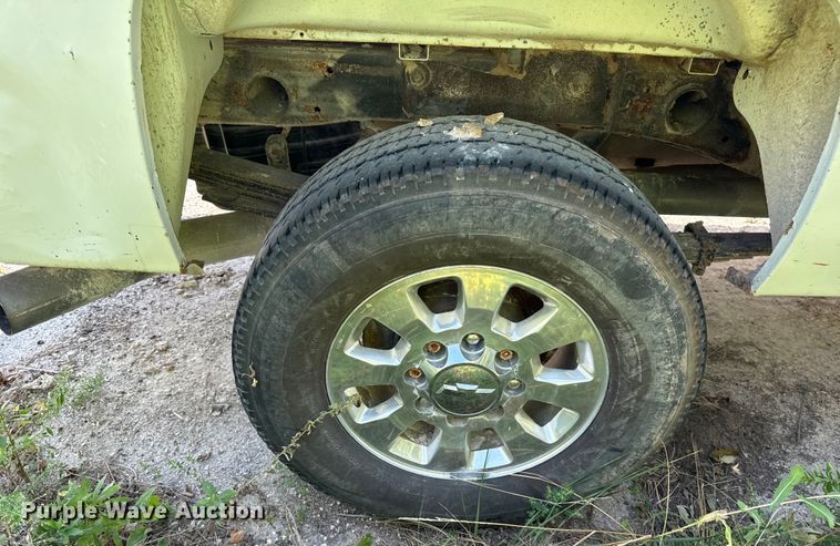 image for item EH7064 2014 Chevrolet  Silverado 2500HD Crew Cab pickup truck