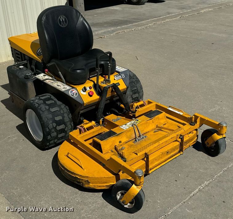 image for item EI4044 2022 Walker B27i ZTR lawn mower