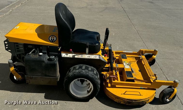 image for item EI4044 2022 Walker B27i ZTR lawn mower