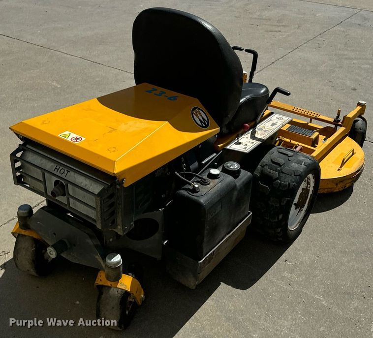 image for item EI4044 2022 Walker B27i ZTR lawn mower