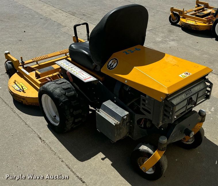 image for item EI4044 2022 Walker B27i ZTR lawn mower