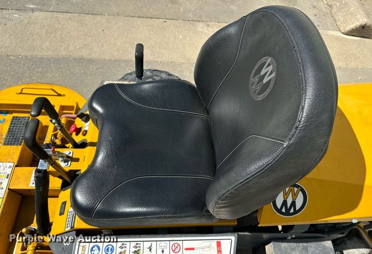 image for item EI4044 2022 Walker B27i ZTR lawn mower