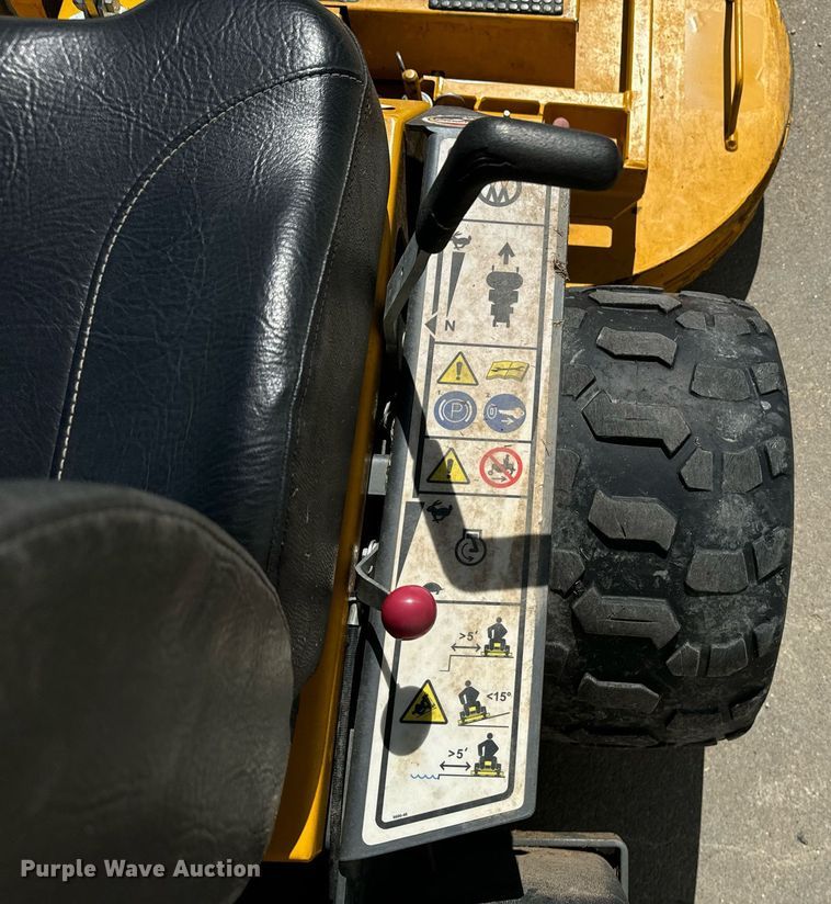 image for item EI4044 2022 Walker B27i ZTR lawn mower