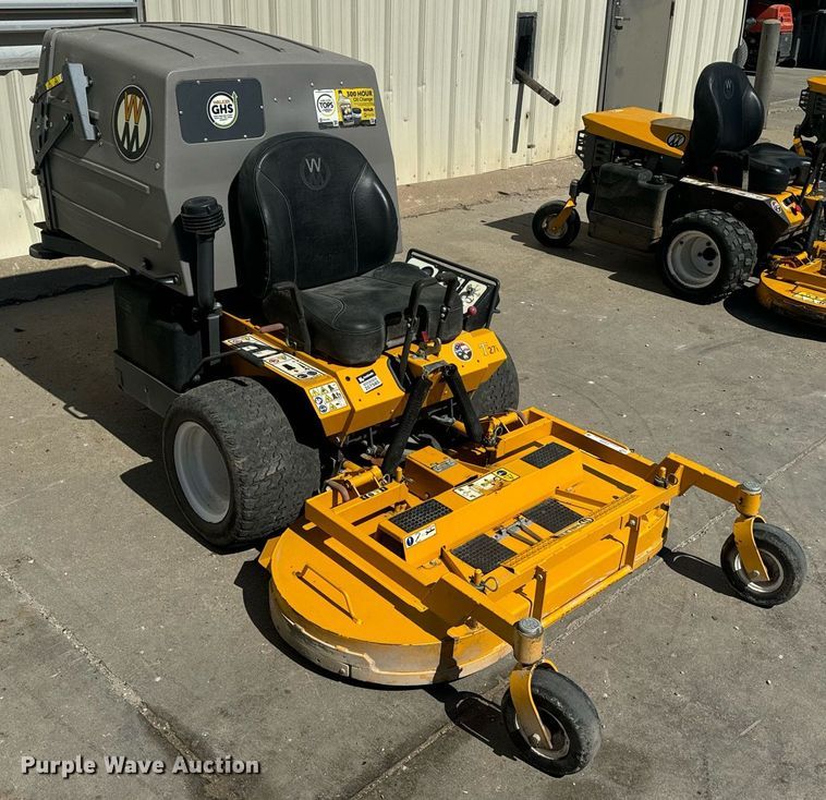 image for item EI4046 2022 Walker T27i ZTR lawn mower