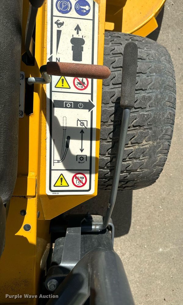 image for item EI4046 2022 Walker T27i ZTR lawn mower