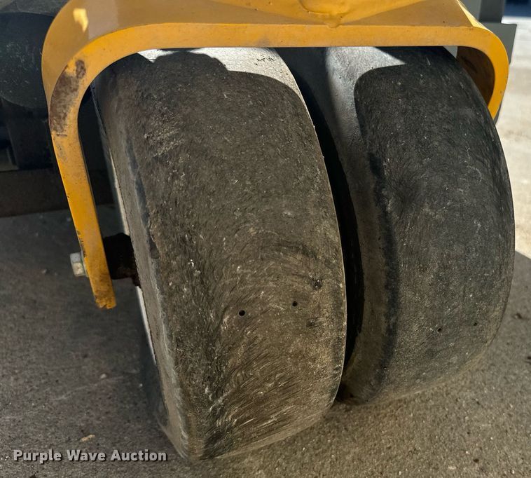 image for item EI4046 2022 Walker T27i ZTR lawn mower