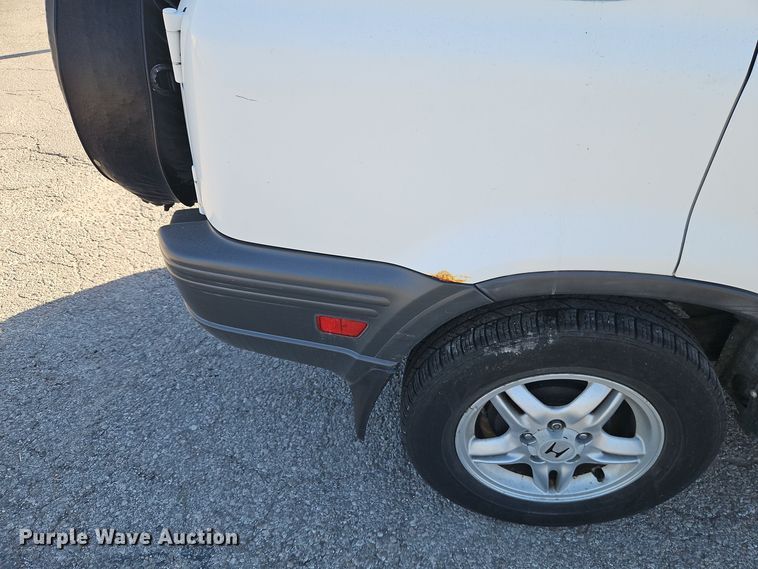 image for item EI8314 2000 Honda CR-V SUV