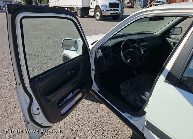 image for item EI8314 2000 Honda CR-V SUV