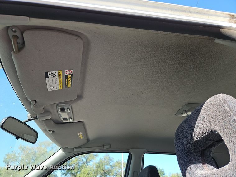 image for item EI8314 2000 Honda CR-V SUV