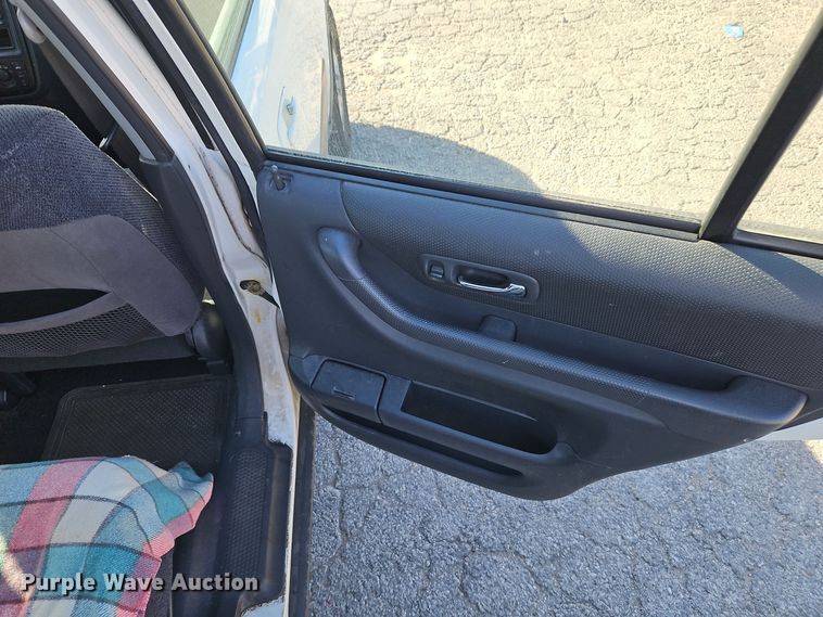 image for item EI8314 2000 Honda CR-V SUV