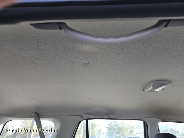 image for item EI8314 2000 Honda CR-V SUV