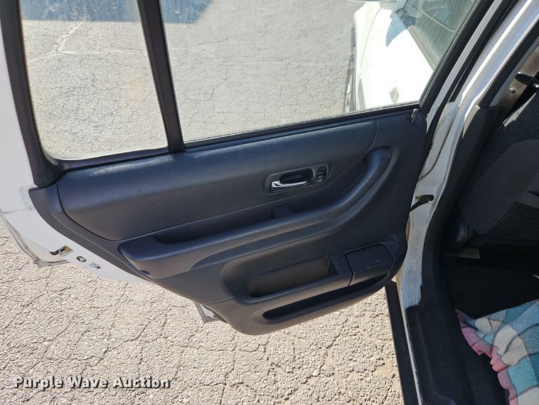 image for item EI8314 2000 Honda CR-V SUV