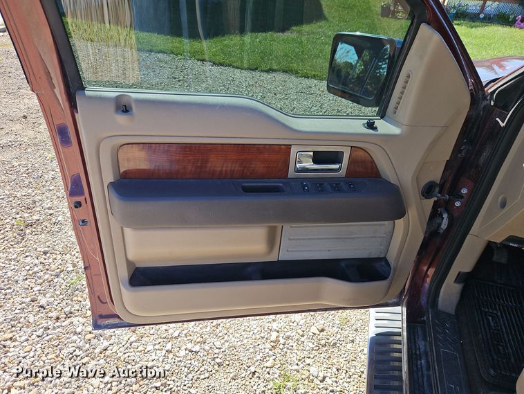 image for item EI8403 2010 Ford F150 Lariat SuperCrew pickup truck