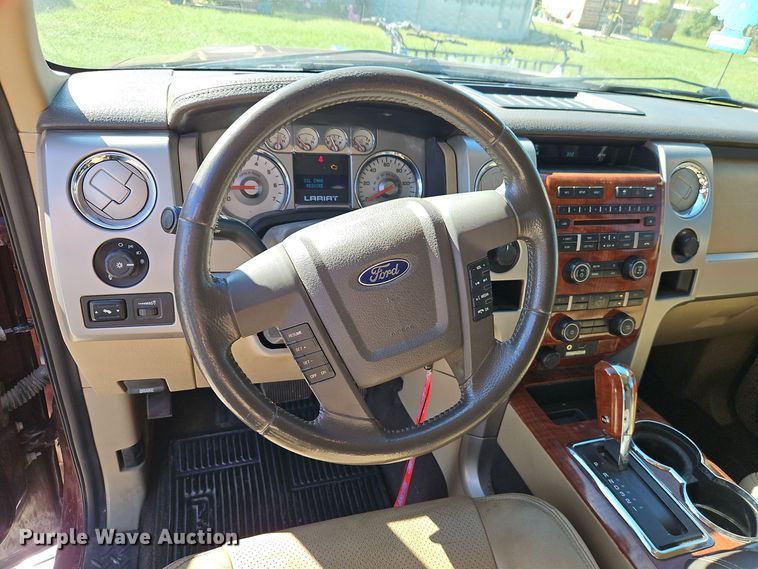 image for item EI8403 2010 Ford F150 Lariat SuperCrew pickup truck
