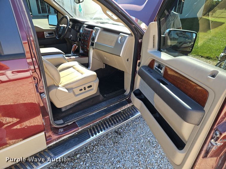 image for item EI8403 2010 Ford F150 Lariat SuperCrew pickup truck