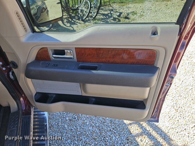 image for item EI8403 2010 Ford F150 Lariat SuperCrew pickup truck