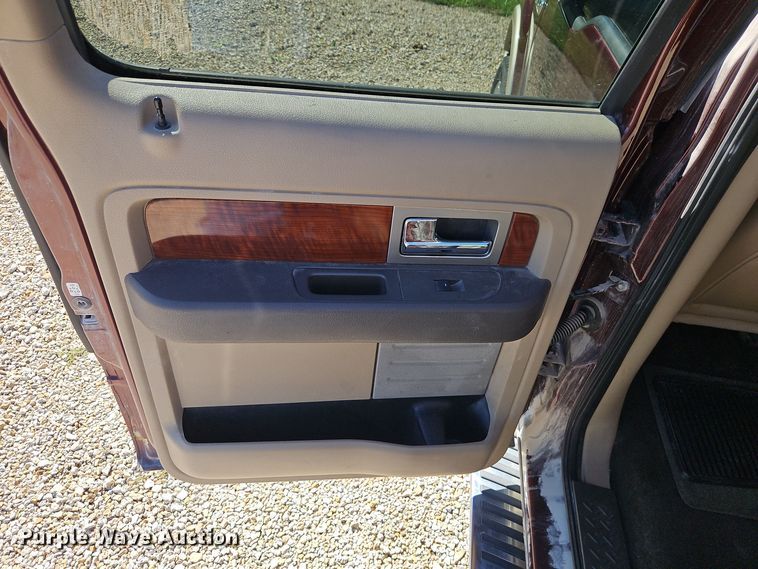 image for item EI8403 2010 Ford F150 Lariat SuperCrew pickup truck