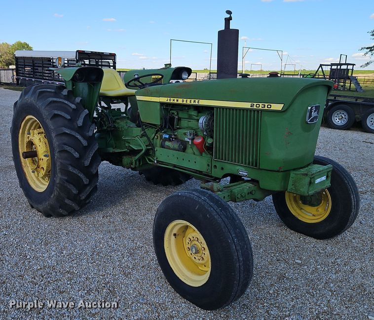 image for item EI8405 1975 John Deere 2030A tractor