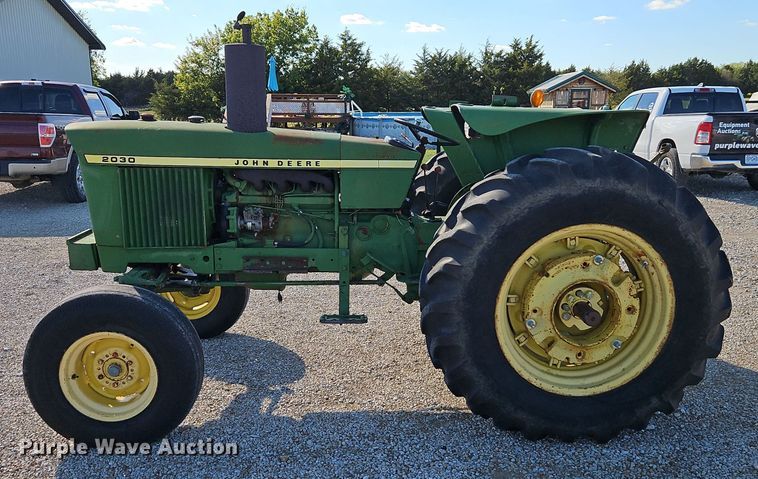 image for item EI8405 1975 John Deere 2030A tractor