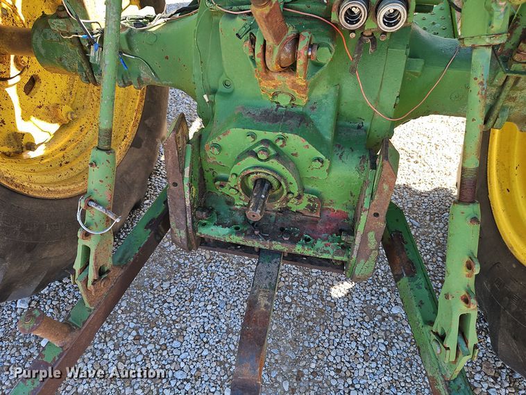 image for item EI8405 1975 John Deere 2030A tractor