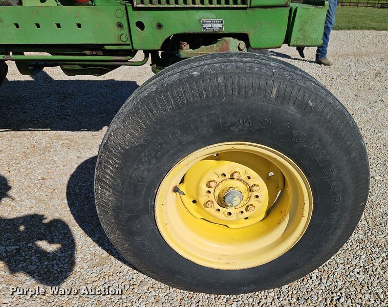 image for item EI8405 1975 John Deere 2030A tractor