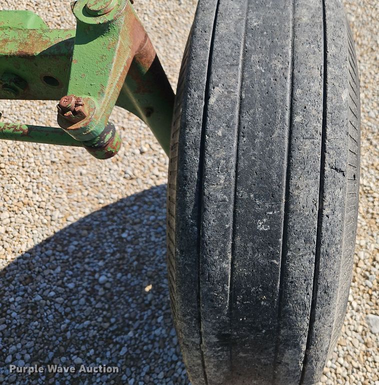 image for item EI8405 1975 John Deere 2030A tractor