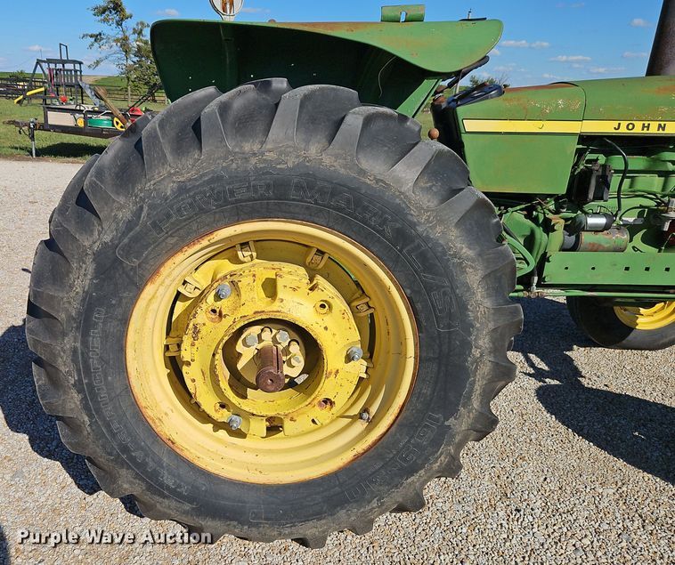 image for item EI8405 1975 John Deere 2030A tractor