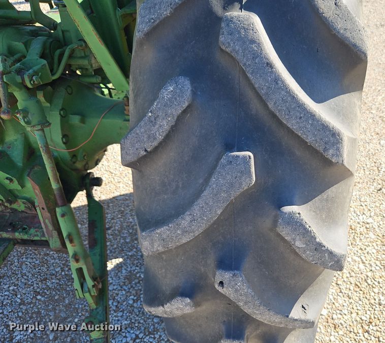 image for item EI8405 1975 John Deere 2030A tractor