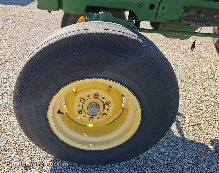 image for item EI8405 1975 John Deere 2030A tractor