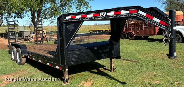 image for item EJ0426 2014 PJ Trailers equipment trailer