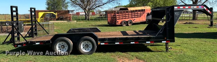 image for item EJ0426 2014 PJ Trailers equipment trailer