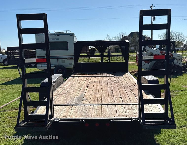 image for item EJ0426 2014 PJ Trailers equipment trailer
