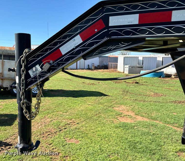 image for item EJ0426 2014 PJ Trailers equipment trailer