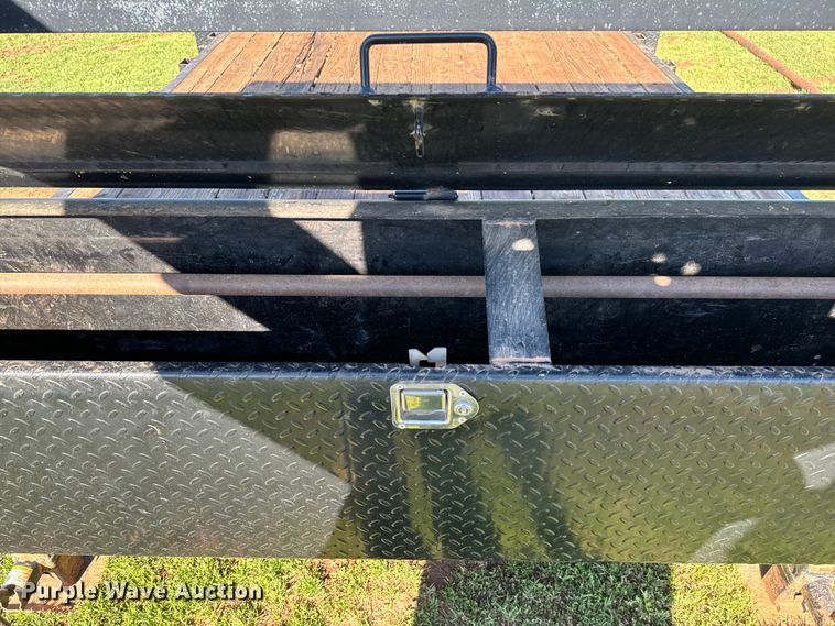 image for item EJ0426 2014 PJ Trailers equipment trailer