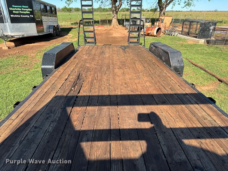 image for item EJ0426 2014 PJ Trailers equipment trailer